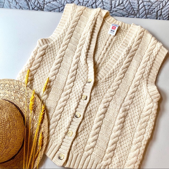 Vintage Jackets & Blazers - GORGEOUS Vintage CABLE knit vest - pure WOOL✨